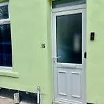 3-bedroom House Close To Centre And M5 With Garden And Parking