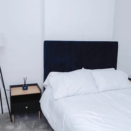 Chic 2 Bedroom Бристоль