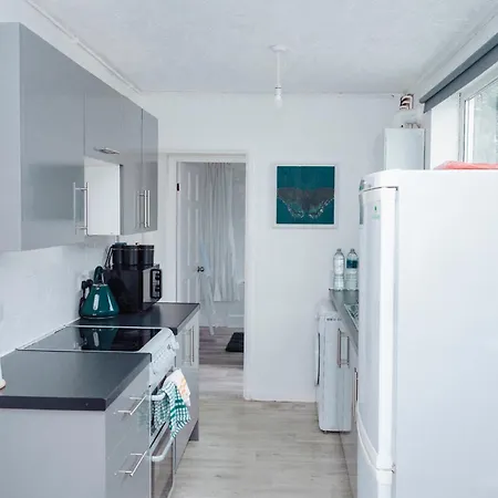 Chic 2 Bedroom