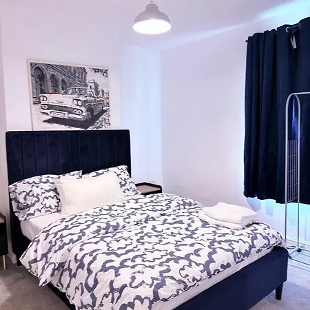 Apartment Chic 2 Bedroom Bristol