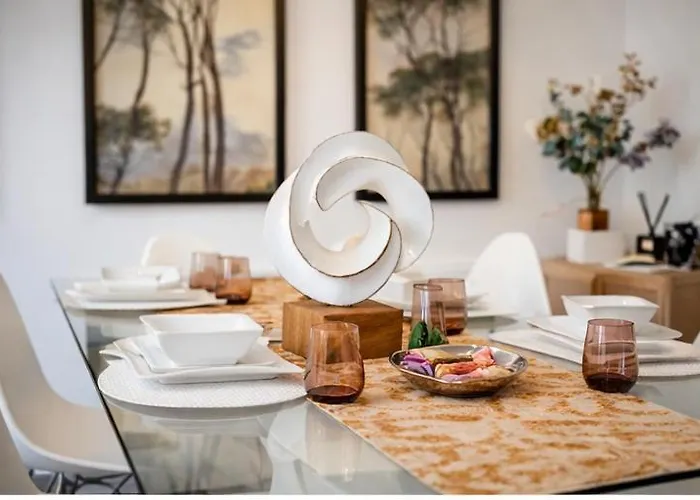 Apartamento 3-bedroom House Close To Centre And M5 With Garden And Parking Bristol