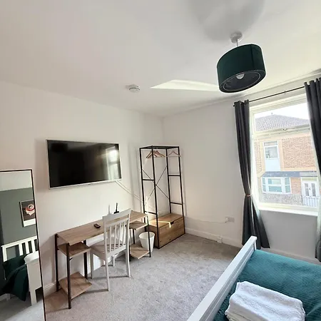 3-bedroom House Close To Centre And M5 With Garden And Parking Lejlighed Bristol