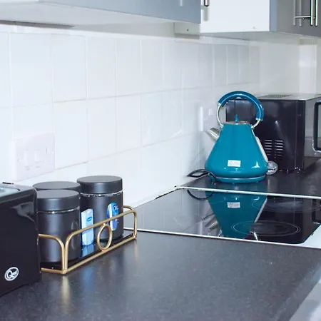 Lejlighed 3-bedroom House Close To Centre And M5 With Garden And Parking Bristol